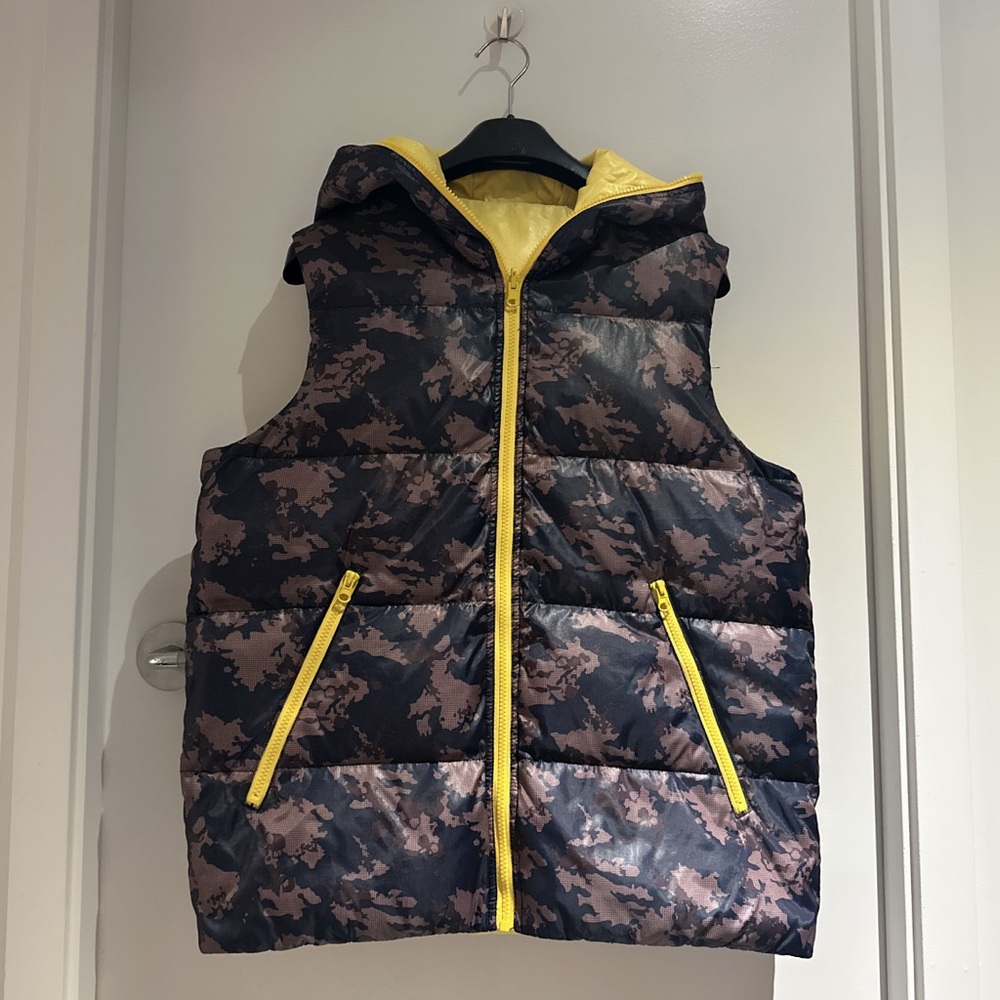 ☀️Limited Time Summer Sales☀️ Camo Puffer Vest with Yellow Accents